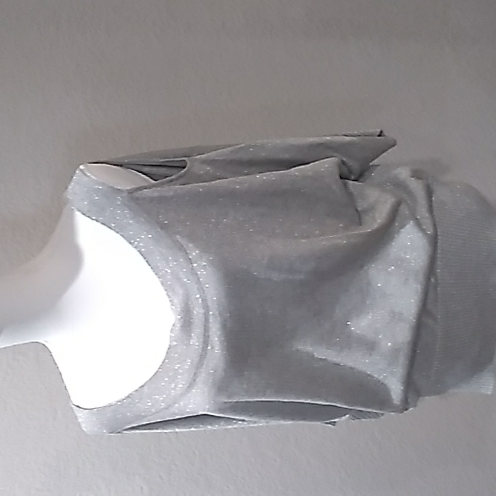 Open shoulder grey, with shimmer, lightweight material